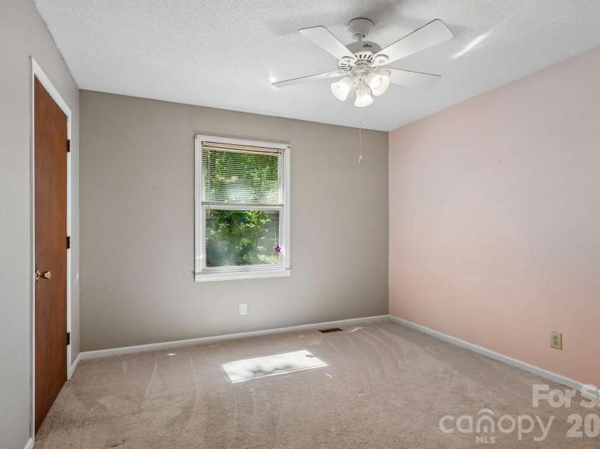 126 Tulip Avenue, Concord, NC 28025.  MLS# CAR4373051, YatesRealty ID 22000. 