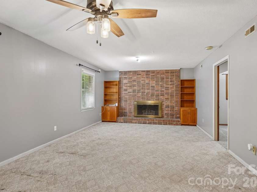 126 Tulip Avenue, Concord, NC 28025.  MLS# CAR4373051, YatesRealty ID 22000. 