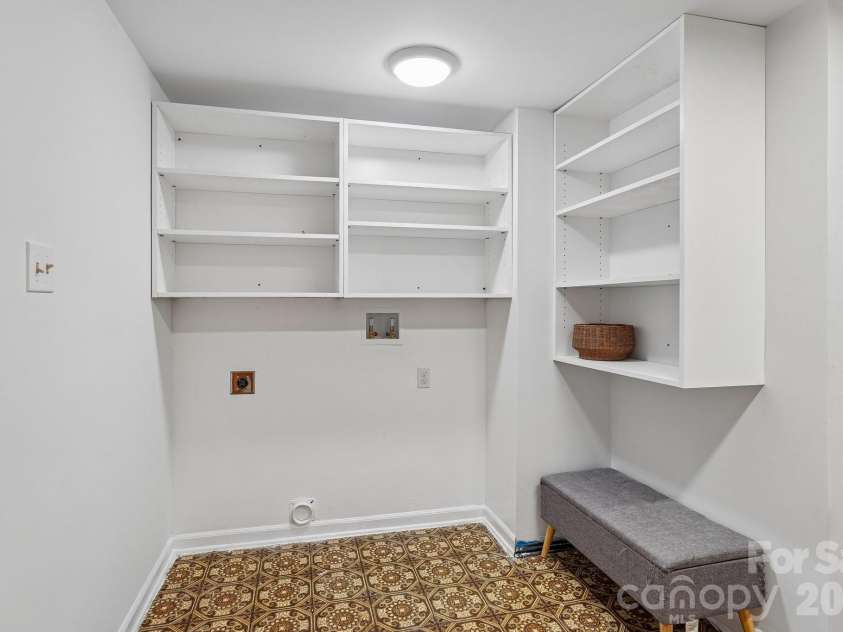126 Tulip Avenue, Concord, NC 28025.  MLS# CAR4373051, YatesRealty ID 22000. 