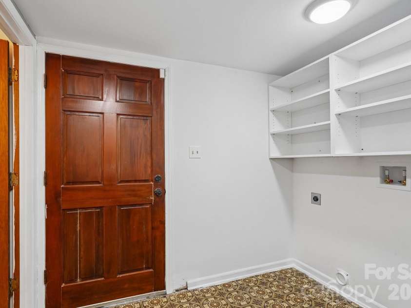 126 Tulip Avenue, Concord, NC 28025.  MLS# CAR4373051, YatesRealty ID 22000. 