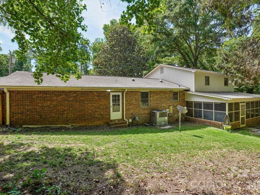 126 Tulip Avenue, Concord, NC 28025.  MLS# CAR4373051, YatesRealty ID 22000. 