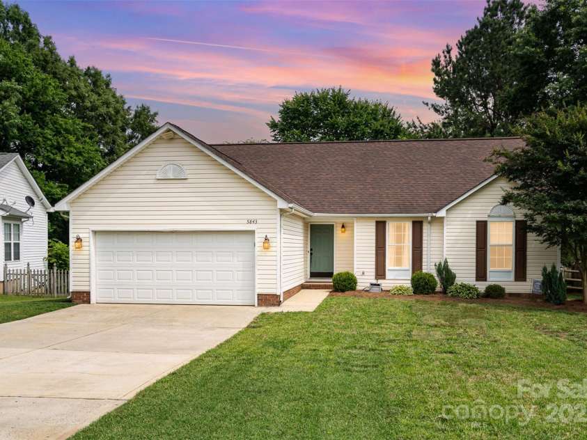 5843 Timber Falls Place, Concord, NC 28027.  MLS# CAR4266249, YatesRealty ID 22000. 