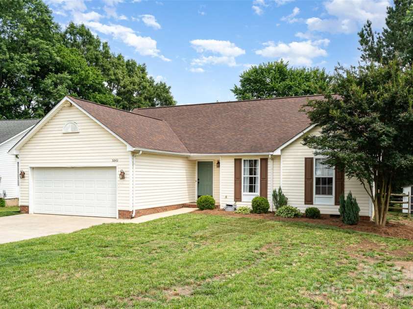 5843 Timber Falls Place, Concord, NC 28027.  MLS# CAR4266249, YatesRealty ID 22000. 