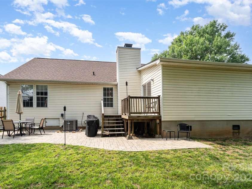 5843 Timber Falls Place, Concord, NC 28027.  MLS# CAR4266249, YatesRealty ID 22000. 