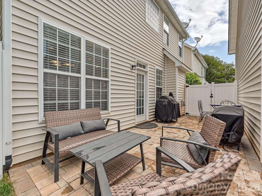 10724 Trolley Run Drive, Cornelius, NC 28031.  MLS# CAR4375560, YatesRealty ID 22001. 