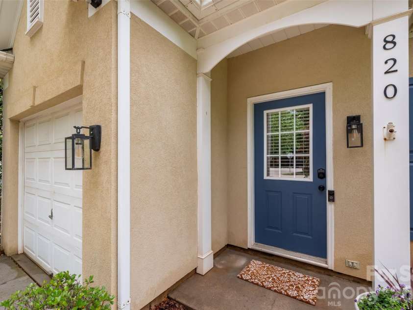 820 Autumn Rain Lane, Charlotte, NC 28209.  MLS# CAR4379421, YatesRealty ID 22002. 