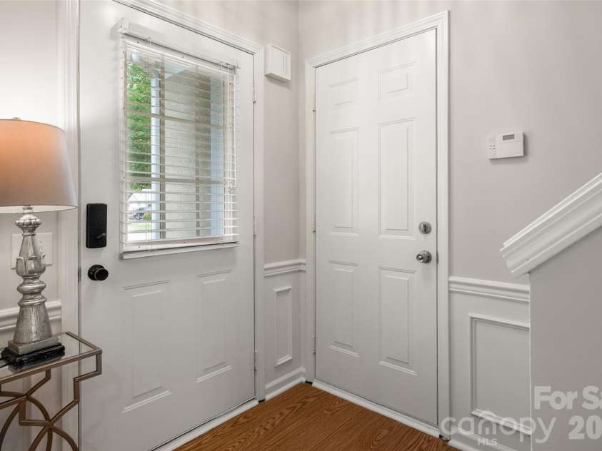 820 Autumn Rain Lane, Charlotte, NC 28209.  MLS# CAR4379421, YatesRealty ID 22002. 