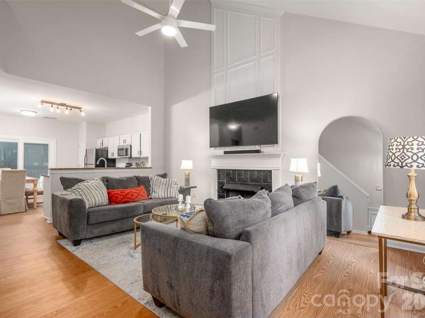 820 Autumn Rain Lane, Charlotte, NC 28209.  MLS# CAR4379421, YatesRealty ID 22002. 