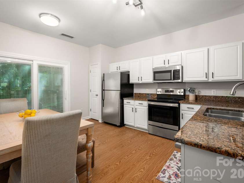 820 Autumn Rain Lane, Charlotte, NC 28209.  MLS# CAR4379421, YatesRealty ID 22002. 