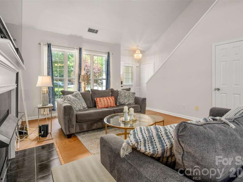 820 Autumn Rain Lane, Charlotte, NC 28209.  MLS# CAR4379421, YatesRealty ID 22002. 