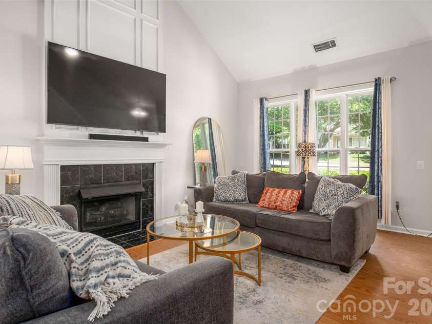 820 Autumn Rain Lane, Charlotte, NC 28209.  MLS# CAR4379421, YatesRealty ID 22002. 