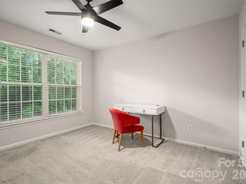 820 Autumn Rain Lane, Charlotte, NC 28209.  MLS# CAR4379421, YatesRealty ID 22002. 