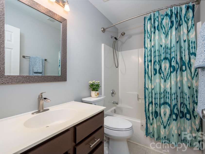820 Autumn Rain Lane, Charlotte, NC 28209.  MLS# CAR4379421, YatesRealty ID 22002. 