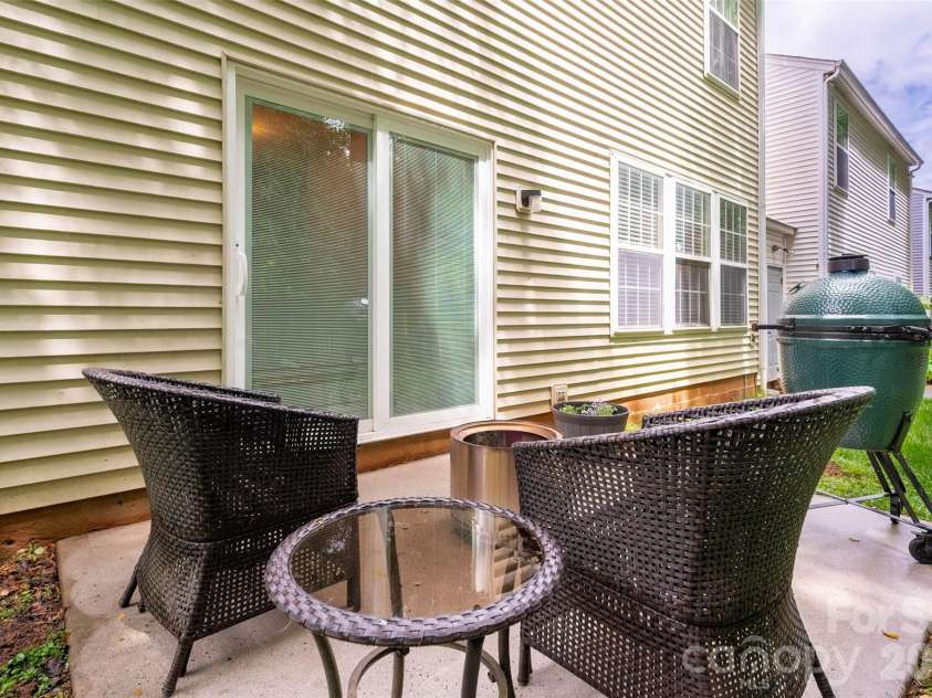 820 Autumn Rain Lane, Charlotte, NC 28209.  MLS# CAR4379421, YatesRealty ID 22002. 