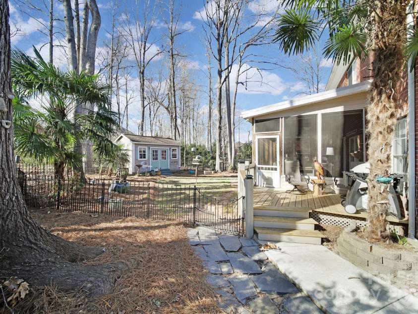 907 Thorn Ridge Lane, Lake Wylie, SC 29710.  MLS# CAR4222023, YatesRealty ID 22004. 