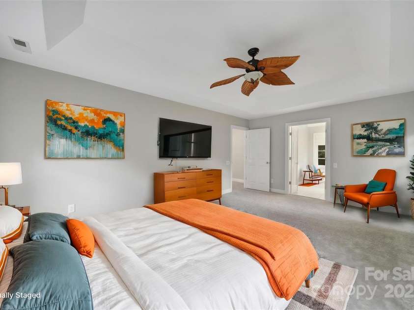 907 Thorn Ridge Lane, Lake Wylie, SC 29710.  MLS# CAR4222023, YatesRealty ID 22004. 