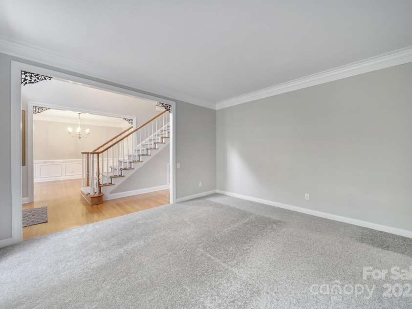 907 Thorn Ridge Lane, Lake Wylie, SC 29710.  MLS# CAR4222023, YatesRealty ID 22004. Living Room/Office