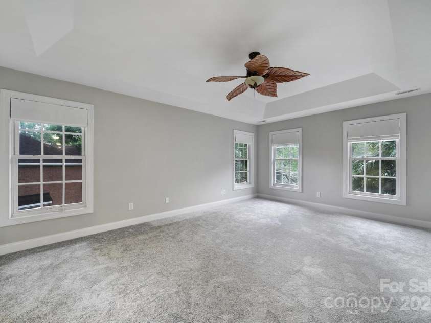 907 Thorn Ridge Lane, Lake Wylie, SC 29710.  MLS# CAR4222023, YatesRealty ID 22004. Primary Bedroom