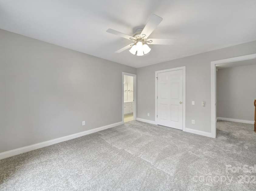 907 Thorn Ridge Lane, Lake Wylie, SC 29710.  MLS# CAR4222023, YatesRealty ID 22004. Secondary Bedroom