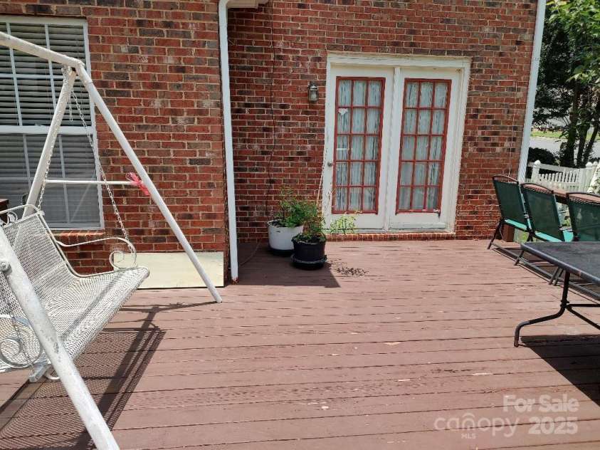 7318 Brighton Brook Drive, Charlotte, NC 28212.  MLS# CAR4270262, YatesRealty ID 22005. 