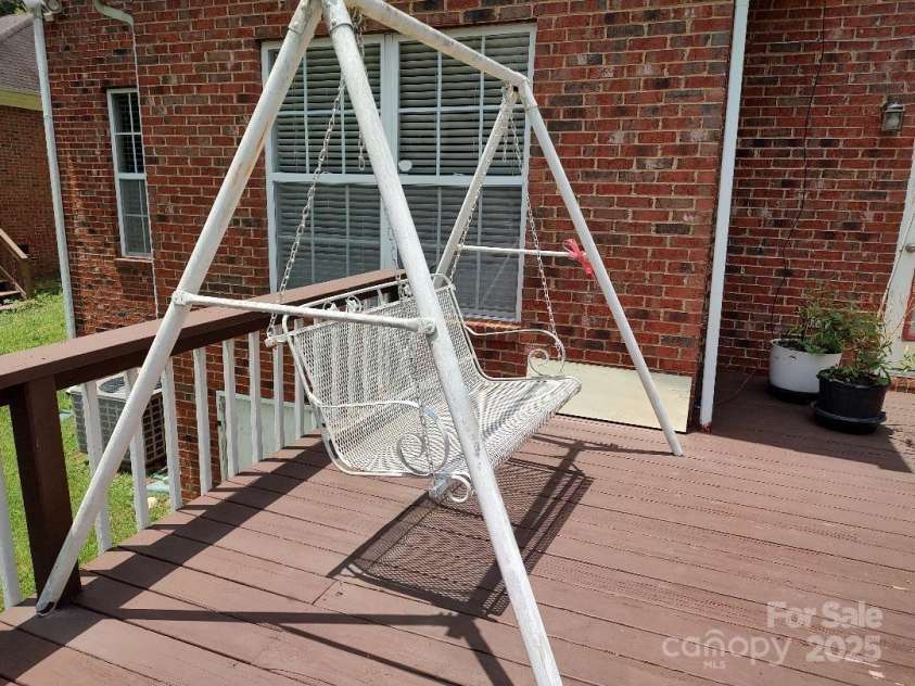 7318 Brighton Brook Drive, Charlotte, NC 28212.  MLS# CAR4270262, YatesRealty ID 22005. 