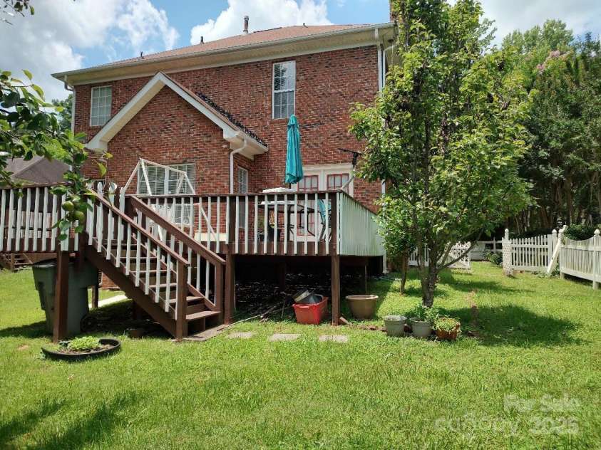7318 Brighton Brook Drive, Charlotte, NC 28212.  MLS# CAR4270262, YatesRealty ID 22005. 