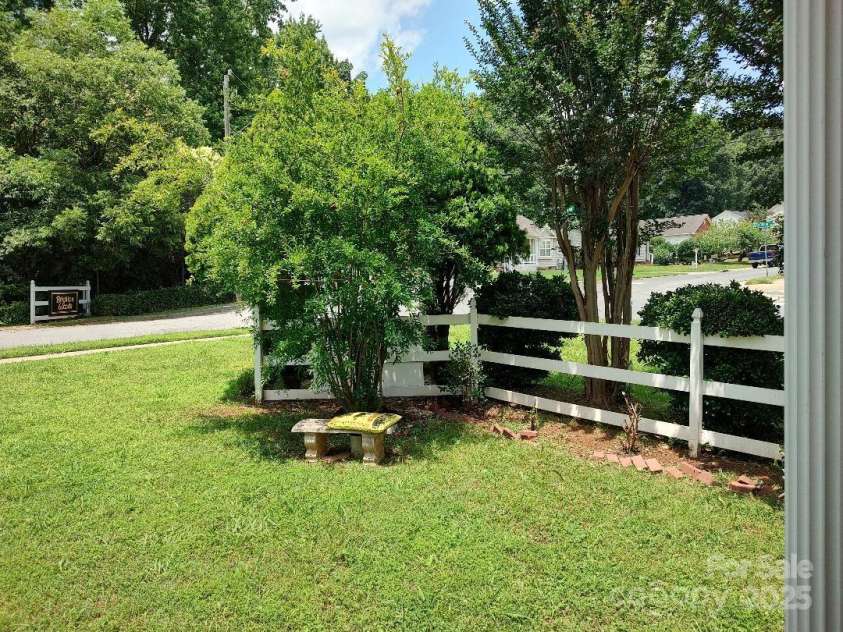 7318 Brighton Brook Drive, Charlotte, NC 28212.  MLS# CAR4270262, YatesRealty ID 22005. 