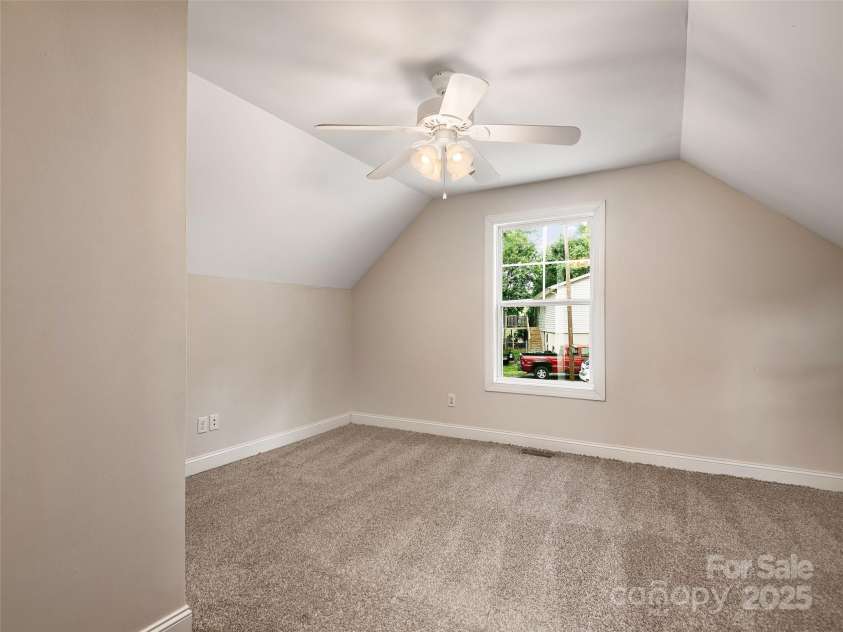 78 Chapel Road, Asheville, NC 28803.  MLS# CAR4273027, YatesRealty ID 22006. 2nd Upstairs bedroom