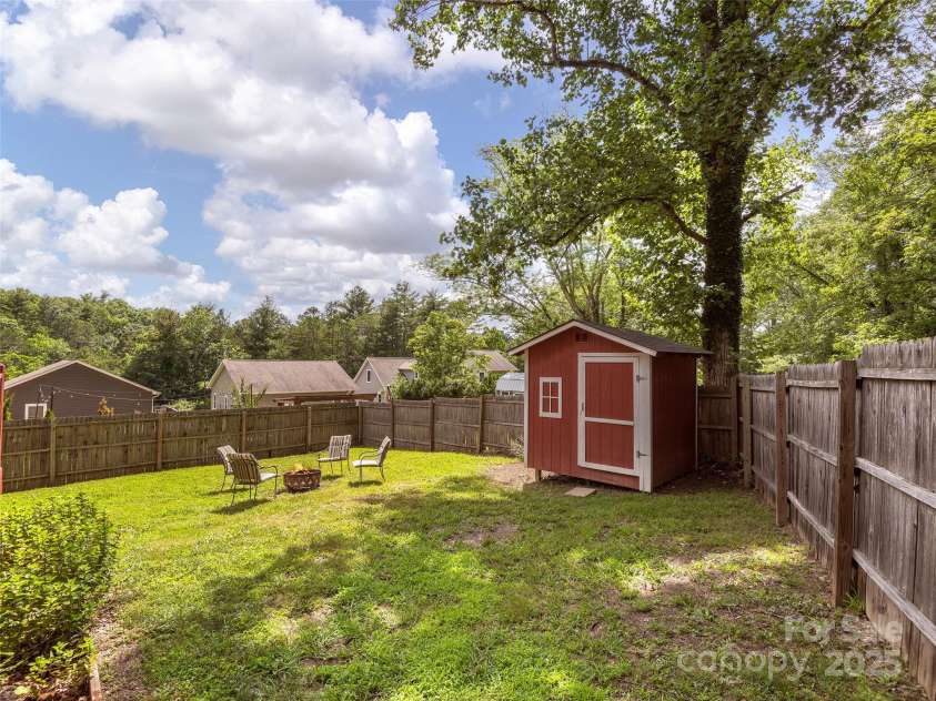 78 Chapel Road, Asheville, NC 28803.  MLS# CAR4273027, YatesRealty ID 22006. 