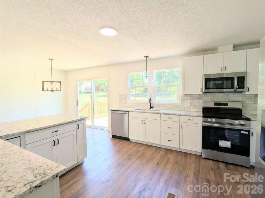 2032 Rocky Creek Lane, Dallas, NC 28034.  MLS# CAR4377210, YatesRealty ID 22007. 
