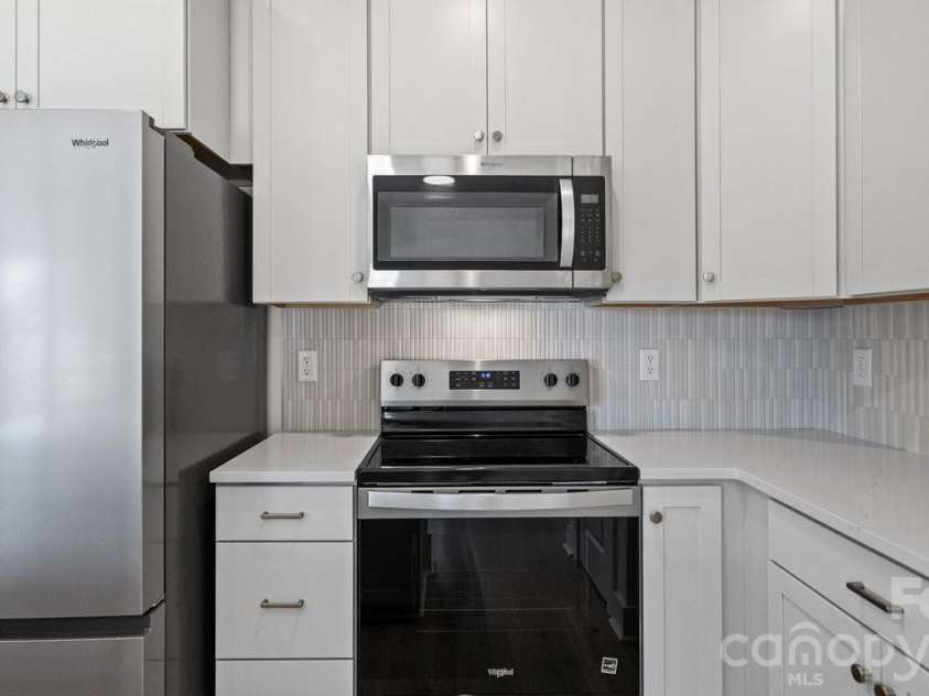 2160 Fieldcrest Avenue, Gastonia, NC 28054.  MLS# CAR4378667, YatesRealty ID 22008. 