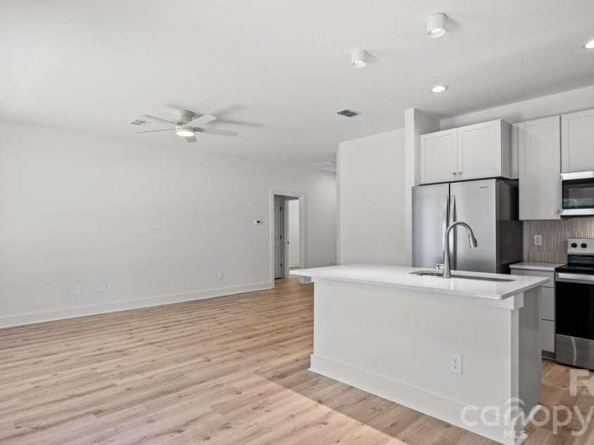 2160 Fieldcrest Avenue, Gastonia, NC 28054.  MLS# CAR4378667, YatesRealty ID 22008. 