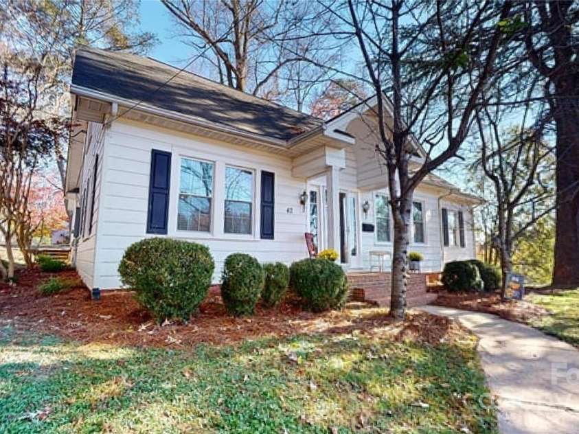 42 Viewpoint Drive, Marion, NC 28752.  MLS# CAR4201794, YatesRealty ID 22008. 