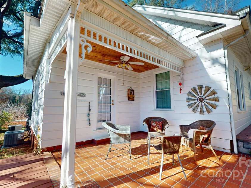 42 Viewpoint Drive, Marion, NC 28752.  MLS# CAR4201794, YatesRealty ID 22008. 