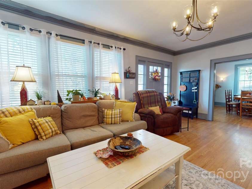 42 Viewpoint Drive, Marion, NC 28752.  MLS# CAR4201794, YatesRealty ID 22008. 