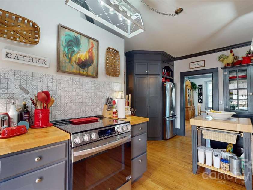 42 Viewpoint Drive, Marion, NC 28752.  MLS# CAR4201794, YatesRealty ID 22008. 