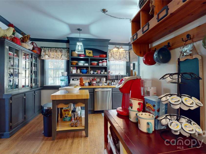 42 Viewpoint Drive, Marion, NC 28752.  MLS# CAR4201794, YatesRealty ID 22008. 