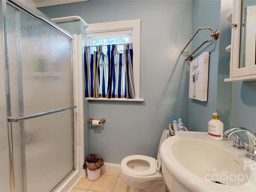 42 Viewpoint Drive, Marion, NC 28752.  MLS# CAR4201794, YatesRealty ID 22008. 