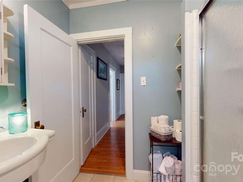 42 Viewpoint Drive, Marion, NC 28752.  MLS# CAR4201794, YatesRealty ID 22008. 