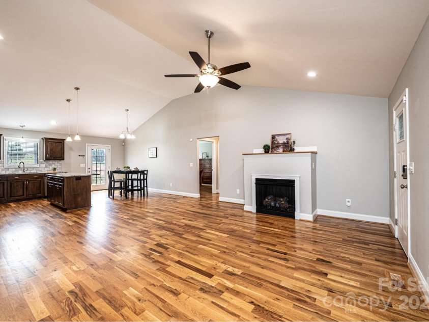 201 5th Avenue, Maiden, NC 28650.  MLS# CAR4267558, YatesRealty ID 22009. 