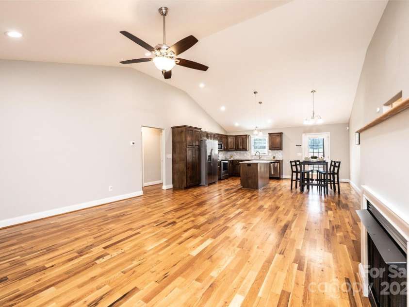 201 5th Avenue, Maiden, NC 28650.  MLS# CAR4267558, YatesRealty ID 22009. 