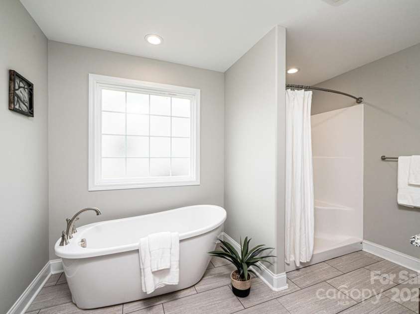 201 5th Avenue, Maiden, NC 28650.  MLS# CAR4267558, YatesRealty ID 22009. 