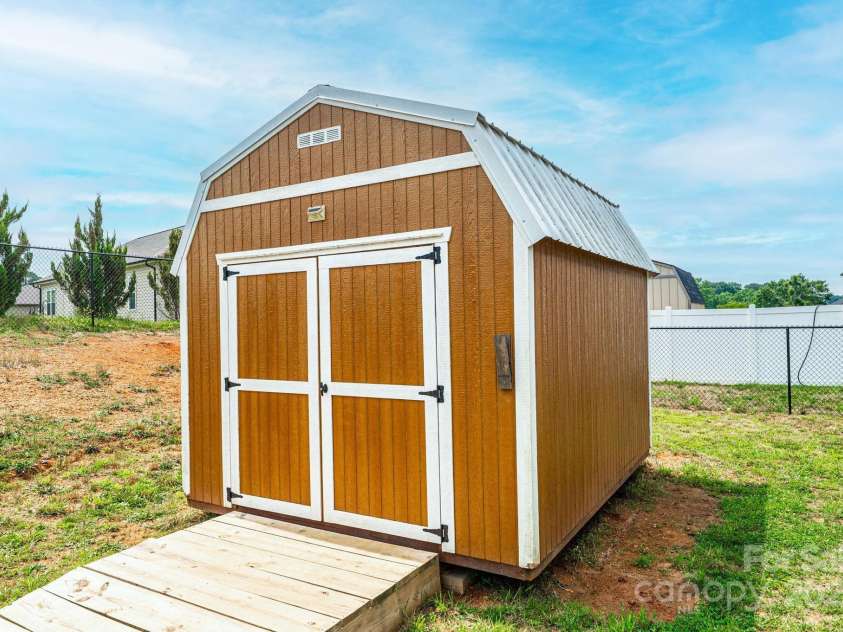 201 5th Avenue, Maiden, NC 28650.  MLS# CAR4267558, YatesRealty ID 22009. Handcrafted Classic Shed of Lake Norman