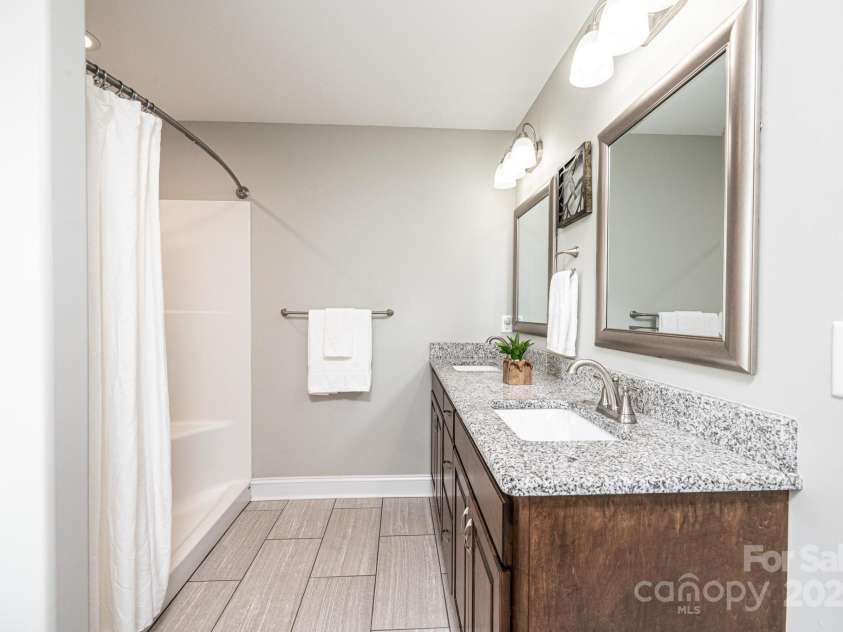 201 5th Avenue, Maiden, NC 28650.  MLS# CAR4267558, YatesRealty ID 22009. Primary Bathroom