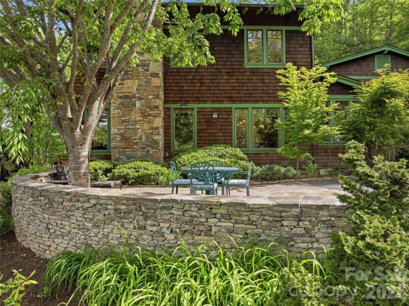 239 Senator Reynolds Road, Asheville, NC 28804.  MLS# CAR4358154, YatesRealty ID 22009. 