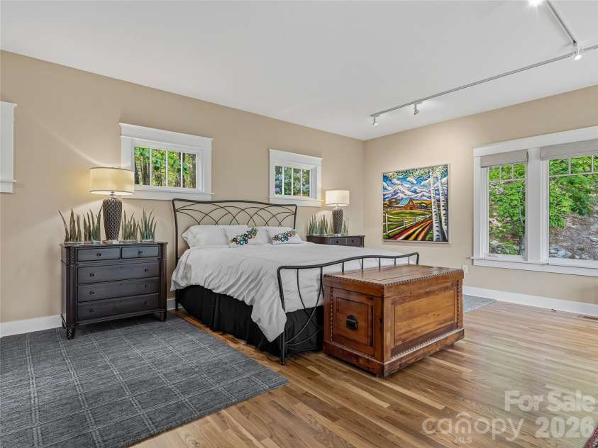 239 Senator Reynolds Road, Asheville, NC 28804.  MLS# CAR4358154, YatesRealty ID 22009. 