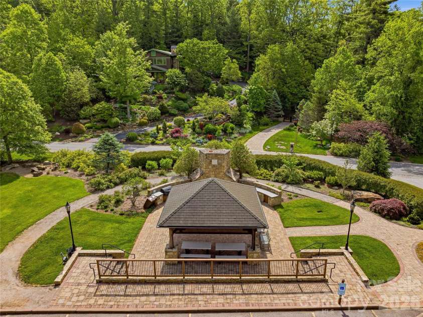 239 Senator Reynolds Road, Asheville, NC 28804.  MLS# CAR4358154, YatesRealty ID 22009. 