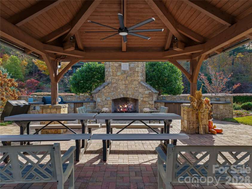 239 Senator Reynolds Road, Asheville, NC 28804.  MLS# CAR4358154, YatesRealty ID 22009. 