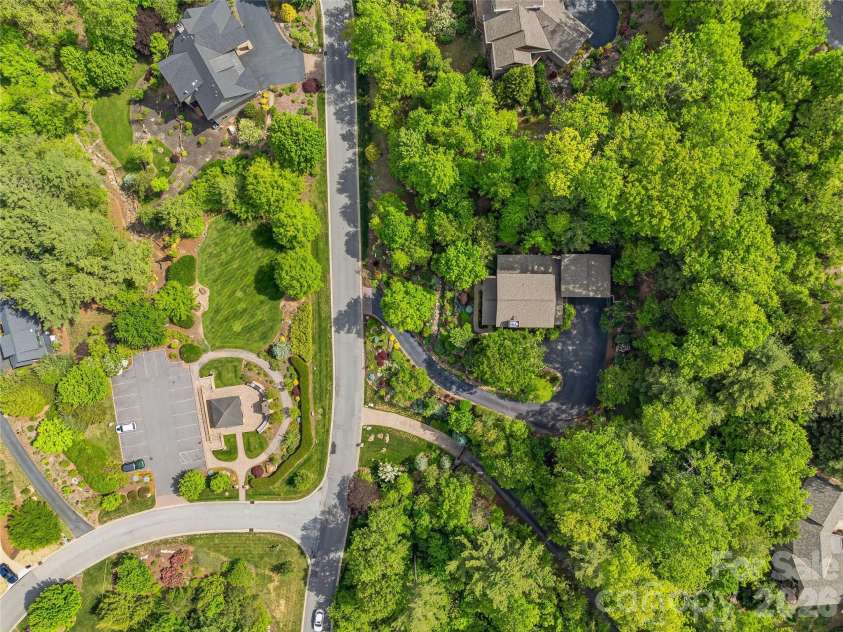 239 Senator Reynolds Road, Asheville, NC 28804.  MLS# CAR4358154, YatesRealty ID 22009. 