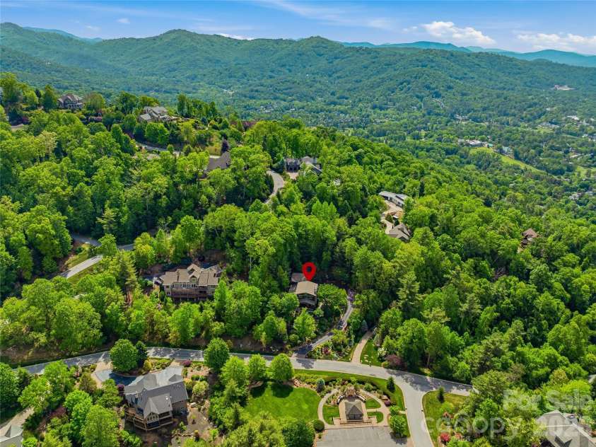 239 Senator Reynolds Road, Asheville, NC 28804.  MLS# CAR4358154, YatesRealty ID 22009. 